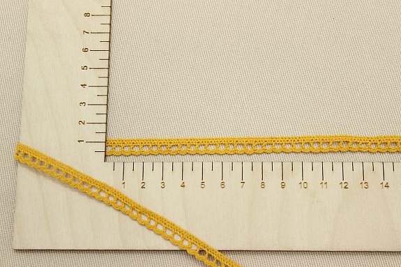 Кружево цв.золотистая охра, ш.0.8мм, хлопок-90%, п/э-10%