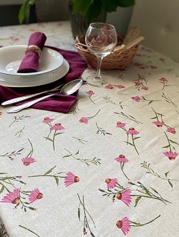 Скатерть из полульна "Альпийская ромашка-розовые цветы"