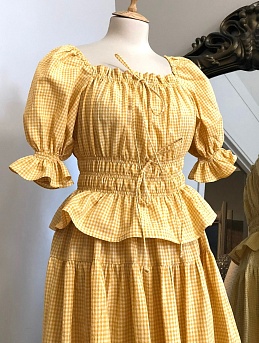 Костюм из вареного хлопка в медово-желтом цвете