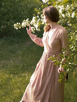 Весеннее платье из муслина двухслойного с эффектом жатости