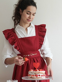 Льняной передник с вышивкой