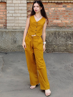 Костюм: жилет и брюки из однотонного полульна с умягчением