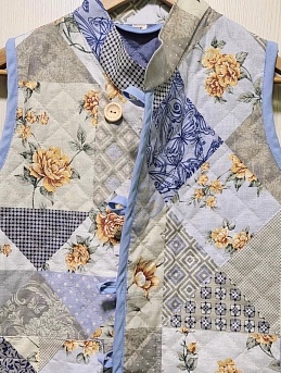 Жилеты из бязи "Цветочный треугольный пэчворк"