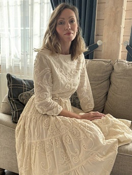 Очаровательное платье из  Шитья "Цветок - завиток"