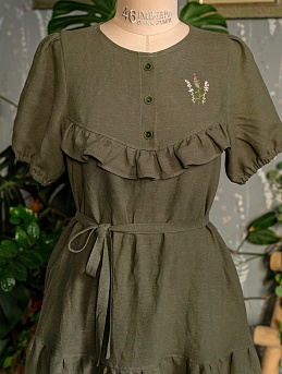 Платье изо льна с вискозой в коричнево-зеленом цвете