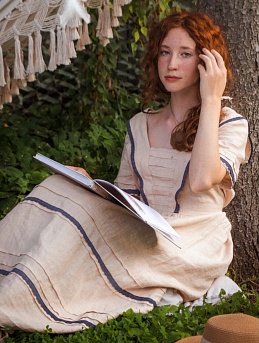 Платье в романтическом стиле из 100% льна