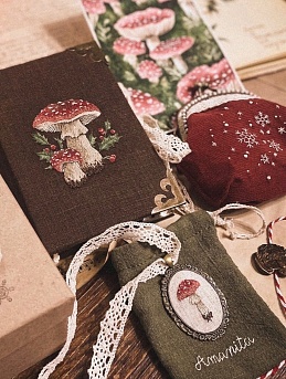 Набор из блокнота, кошелька и мешочка с вышивкой