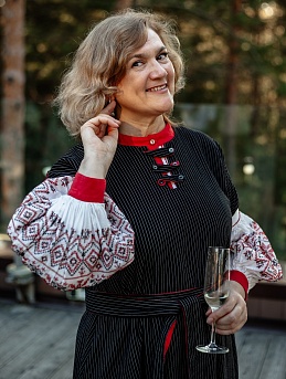 Нижнее платье из  батиста с вышивкой "Славянский орнамент"