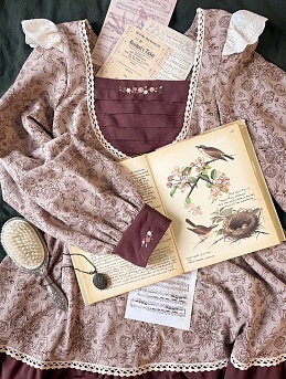 Платье из теплого хлопка "Букеты пионов на винтажном пыльно-розовом"с вышивкой