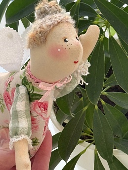 Куколка Ангела из перкали "Нежные розочки" и бязи