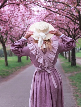 Платье и фартук из льна костюмного