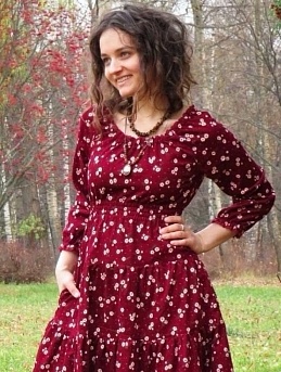 Платье из  Микровельвета "Ромашки на бордовом в точку"