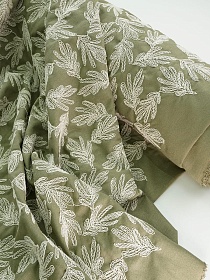 Полулен с вышитым рисунком "Дубовые листочки" цв.хаки, ш.1.35м(выш.часть1.2м), хл-50%, лен-50%