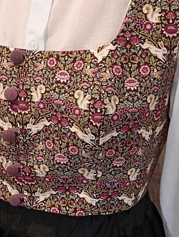 Двусторонний жилет из интерьерного хлопка "Сказочная лужайка"