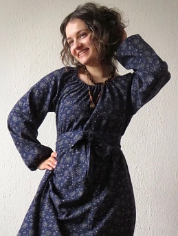 Платье из теплого хлопка "Мелкое соцветие на чернильно-синем"