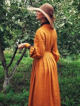 Платье длины макси из полульна