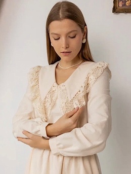 Платье из теплого хлопка в сливочном цвете