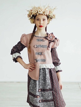 Нарядное платье из коллекции русских костюмов