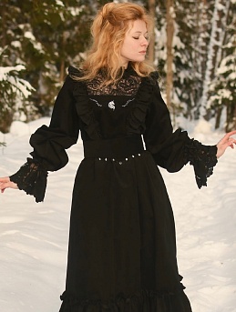 Платье из микровельвета и кружевного полотна в черном цвете