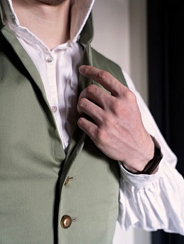 Винтажный мужской жилет из сатина