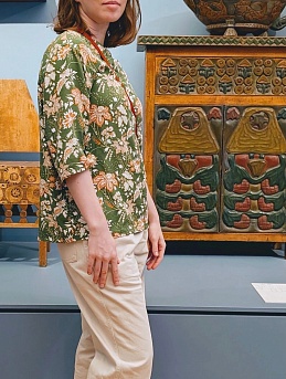 Блузка из штапеля "Зачарованный сад"