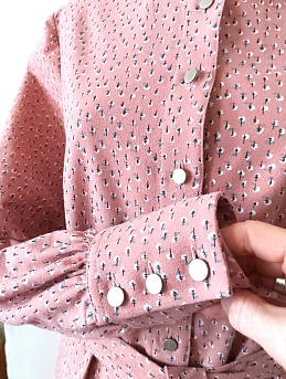 Платье из теплого хлопка "Мелкие белые листочки" цв.т.винтажный пыльно-розовый