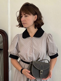 Платье из теплого хлопка в горошек в сером цвете