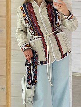 Жакет из полульна "Орнамент с кисточками"