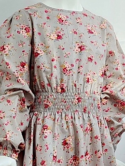 Детское платье из импортного хлопка  "Букеты роз на серо-бежевом"