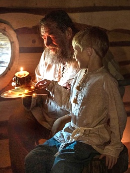 Косоворотка из льна с вышивкой ручной работы