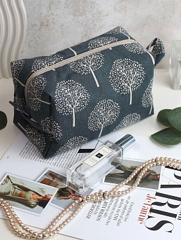 Косметичка из полульна "Белые деревья на темно брезентово-сером"
