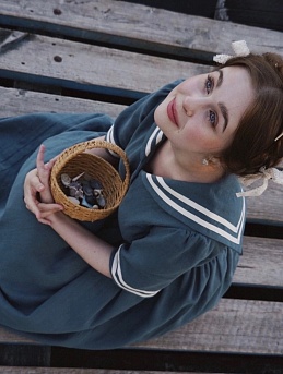 Романтичное платье в морском стиле из Крапивы Рами