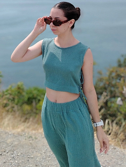 Летний костюм из двухслойного муслина с эффектом жатости