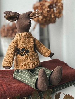 Игрушка Оленя из крапивы Рами