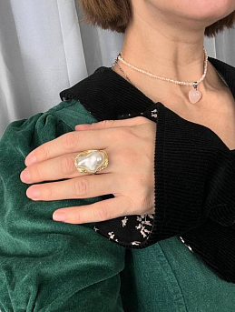 Платье из бархата в винтажном стиле