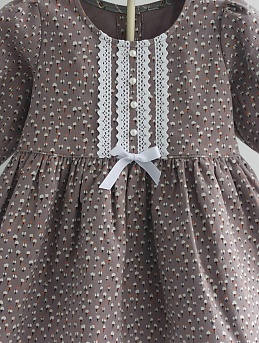 Детское платье из теплого хлопка "Мелкие белые листочки на серо-бежевом"