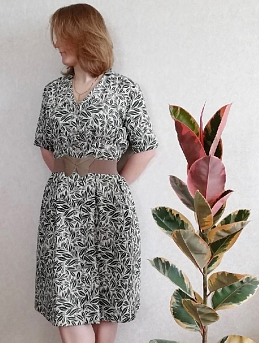 Платье с коротким рукавом из полульна "Зеленые веточки"