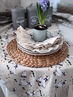 Дорожка и салфетки из полульна "Гуси"