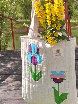 Шоппер в технике пэчворк из полульна