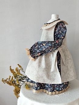 Детский фартук из полульна поэмы "Белая роза"