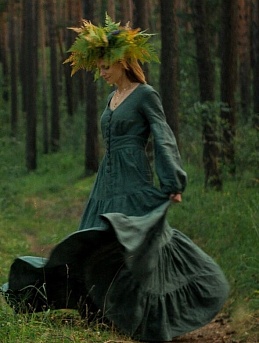 Платье из льна сорочечного