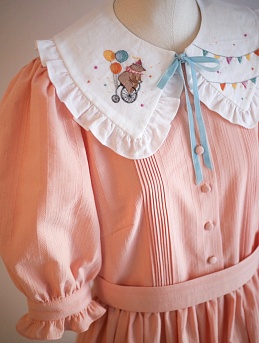 Платье из фактурного хлопка со съемным воротником