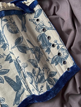 Корсет из велюра и полульна