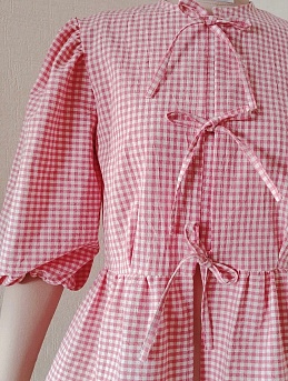 Блузка с завязками из вареного хлопка в клеточку