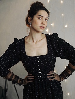 Платье из Теплого хлопка "Цветочки - мотылечки" в черном цвете