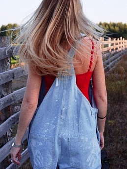 Комбинезон из плотной джинсовой ткани*