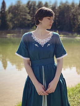 Платье с вышивкой из льна 100% костюмного