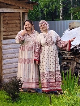 Халаты из полульна "Вышивка" и "Лошадки"