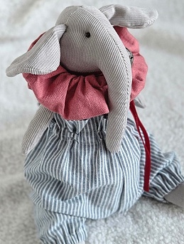 Игрушка из вельвета и вареного хлопка