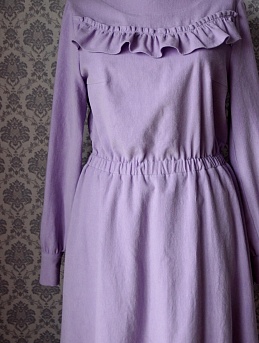 Платье из микровельвета в сиреневом цвете